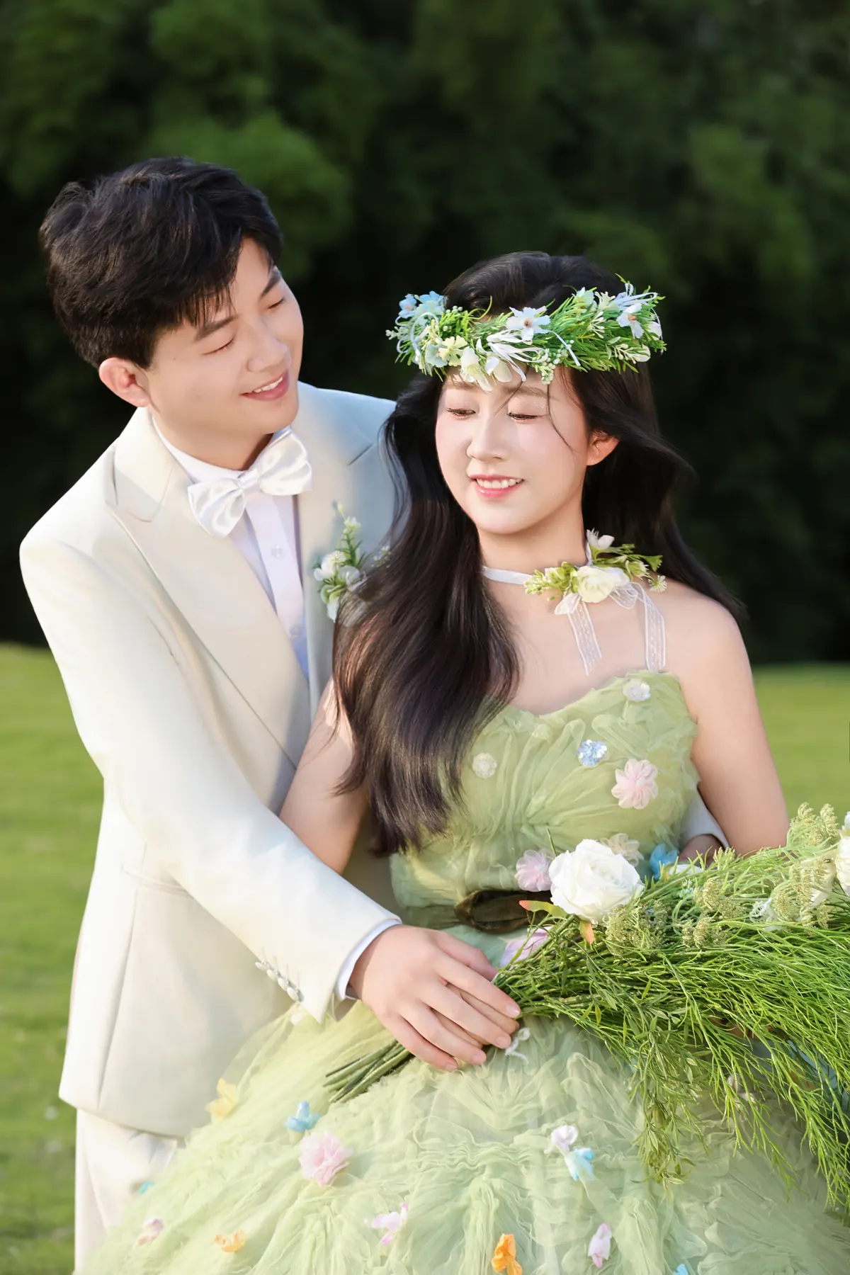 新人森系婚纱近照